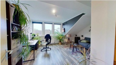 Schöne, helle 2-Zimmer-Dachgeschosswohnung mit Einbauküche