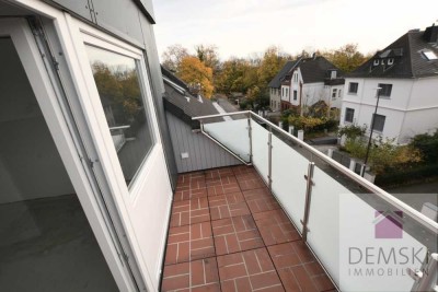 5812: Hilden- nähe City! Dachstudio für Singles in ruhiger Lage! Bei Übergabe frisch saniert!