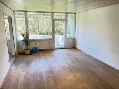 Helle, modernisierte 3 Zimmer-Wohnung mit Blick ins Grüne – Direkte Lage am Vorgebirgspark