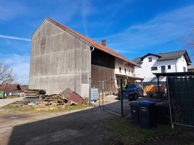 Ehem.ldw Anwesen, Resthof mit einer vermiet.Wohnung und genehm. Neubau von 3, Zwei-Zimmer Wohnungen.