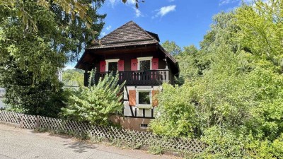 Exklusives Grundstück mit Sanierungs- oder Neubauoption am Fuße des Merkurs