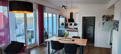Penthouse - 2,5-Zimmer-DG-Wohnung mit Dachterrasse und Weitblick