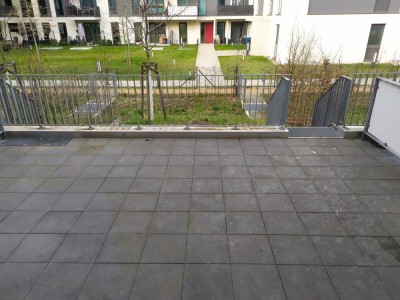 4-Zimmer-Wohnung mit großer Terrasse und Gartenstück