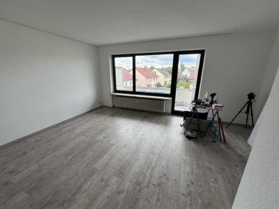 Exklusive, vollständig renovierte 3-Raum-Wohnung mit Balkon in Oberasbach
