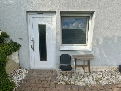 Schöne 2,5-Zimmer-Wohnung mit Terrasse und Einbauküche in Zornheim