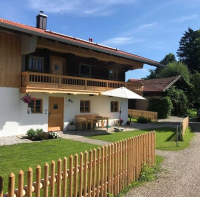 Ländlicher Wohntraum: 6-Zimmer-Garten-Wohnung mit Hauscharakter