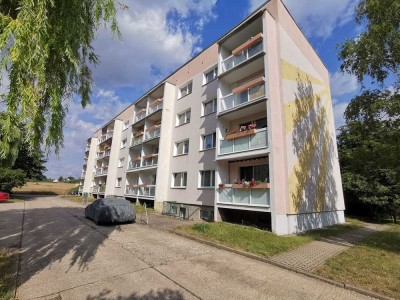 Dreiraumwohnung über den Dächern von Bernburg - Balkon und Garage