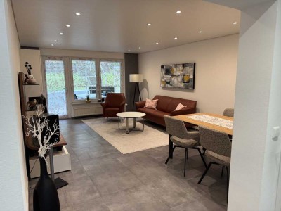 Moderne 3-Zimmer-Wohnung mit Terrasse, Markise und zwei Außenstellplätzen