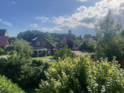 4 Zimmer Wohnung mit Loggia und Garage in ruhiger Wohngegend