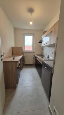 Klimaanlage, Einbauküche, Balkon - 2 Zimmer-Wohnung