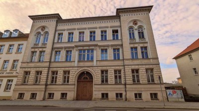Charmante 3-Zimmer Altbauwohnung mit hohen Decken und Stellplatz