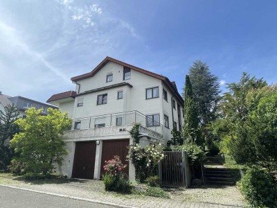 Gehobene helle  4,5-Raum-Wohnung mit Dachterrasse, Kamin und EBK in Leinfelden-Echterdingen