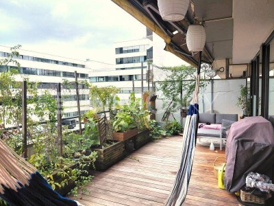 Lichtdurchflutetes Domizil mit Blick ins Grüne und Terrasse
