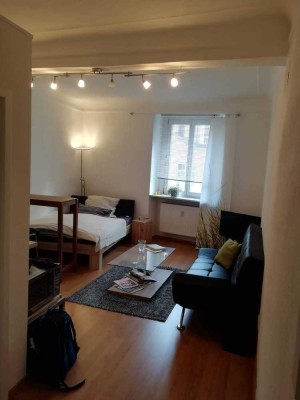 Helle best geschnittene Altbau-1- Zi Wohnung Innstadt