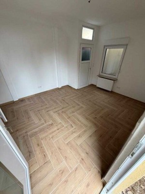 NEU: ausgebaute 1-Zimmer Wohnung mit Bad und Küche seperater Eingang