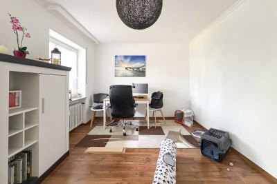 F-Oberrad: Gepflegte 2-Zimmerwohnung mit EBK und Gartenanteil