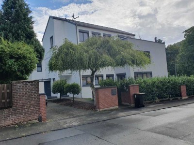 Außergewöhnliche loftartige Dachgeschosswohnung mit herrlichem Blick ins Grüne