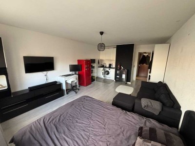 Stilvolle 1-Zimmer-Wohnung mit EBK, großem Bad & Stellplatz – Nachmieter:in gesucht