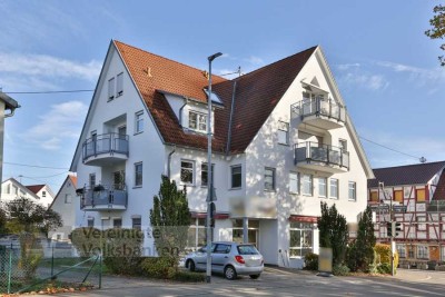 Tolle 3,5 Zimmer DG-Wohnung mit Balkon und TG Platz - „Sofort Frei“