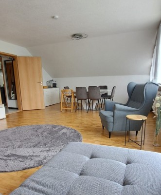 Modernisierte 3-Zimmer-Dachgeschosswohnung in ruhiger Lage