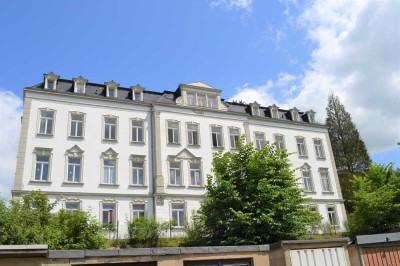 Wunderschöne 2 Zimmer-Altbauwohnung in historischer Villa zu vermieten!