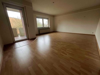 Sofort verfügbar: 3-Zimmer-Wohnung mit Balkon und Einzelgarage in Zeven!