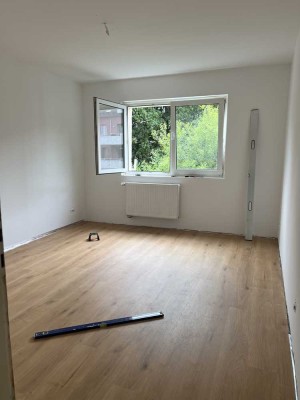 Frisch-sanierte 2,5-Raum-Wohnung in Köln Kalk