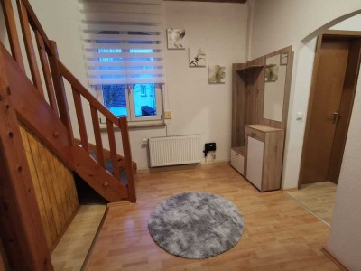 Attraktive 2-Zimmer-Maisonette-Wohnung mit geh. Innenausstattung mit Balkon und EBK in Bessenbach