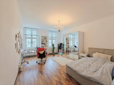 Passauer Platz: Attraktive Zentrumslage + Mietvertragsverlängerung mit 2,8% Brutto-Rendite in Aussicht + Westausrichtung