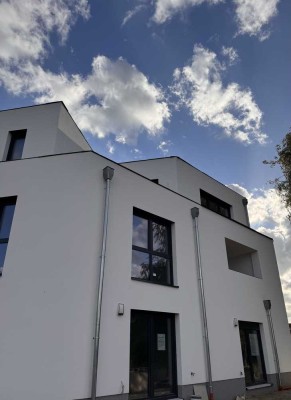 Wunderschöne, neu gebaute Wohnung in grüner, ruhiger Lage in Stöcken