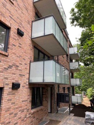 Neuwertige 2-Zimmer Wohnung mit Balkon im 3. OG in Hamburg-Sülldorf