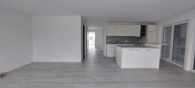 Exklusive 4-Zimmer-Wohnung mit gehobener Innenausstattung, EBK und Balkon in Biberach