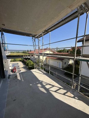 Erstbezug: 2 Zi.-Whg. mit Einbauküche und Süd-Ost Balkon in Taufkirchen (nahe S-Bahn) ab 11/2025