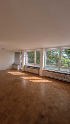 Helles 1-Zimmer-Apartment mit Balkon in zentraler Lage