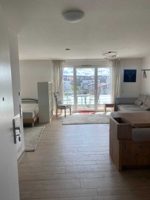 Möblierte, sonnige, helle Singlewohnung