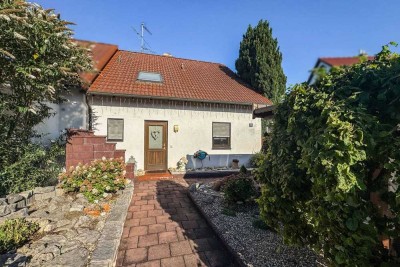 Doppelhaushälfte in ruhiger Lage – Terrasse, Gartenparadies & Garage inklusive