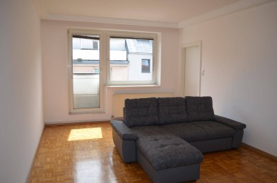 Neu sanierte WG-Wohnung mit 4 Zimmern zu vermieten