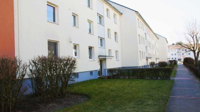 Kernsanierte, ruhige 2-Zimmer Wohnung mit Loggia und 44m² nutzbarem Gartenanteil