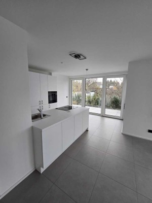 Großzügige 2-Zimmer-Wohnung mit EBK