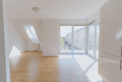 Traumhafte 3- Zimmer Dachgeschoßwohnung über zwei Etagen mit Terrasse