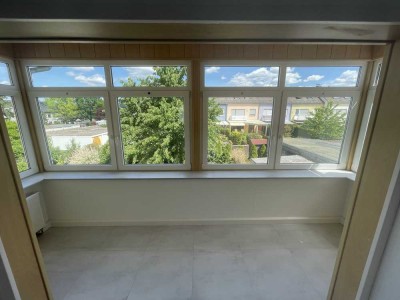 Renovierte möblierte 3,5 Zi-Wohnung 80m2 mit Garten im 1.OG / Nähe Frankfurt / ab Juni 2023