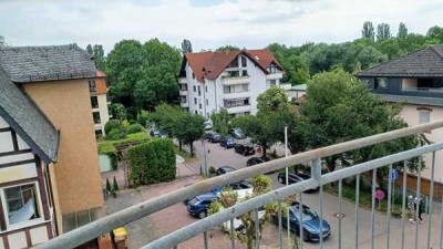 Wohnen am Sindlinger Wiesenpark: 2-Zimmer-Wohnung mit fantastischem Ausblick und eigenem Stellplatz