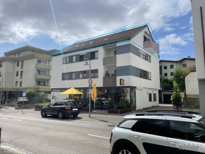 * Großzügige 3 Zimmer-Wohnung mit Garage *