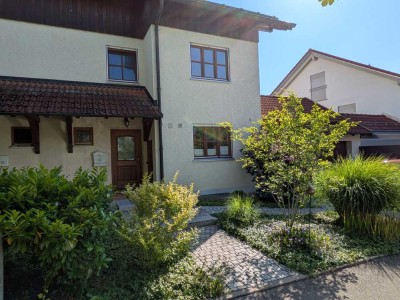 Gepflegtes Doppelhaus in Wörth mit Garage