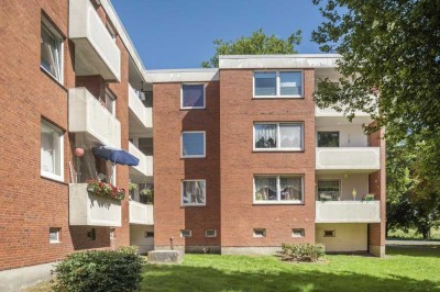 Demnächst bezugsfrei! Umfangreich modernisierte 3 ZKB-Balkon-Wohnung in Leer