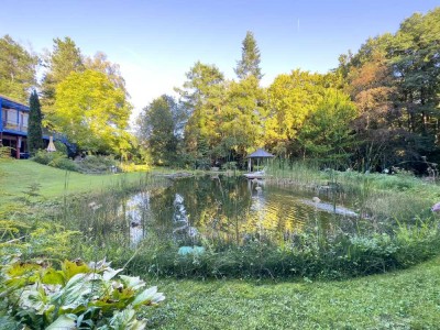 Exklusiv. Privat. Naturverbunden
Ihre Villa mit Waldflair & Wasserlauf