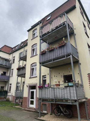 Erstbezug nach Sanierung mit Balkon und Kfz-Stellplatz: günstige 2-Zimmer-Wohnung in Zwickau