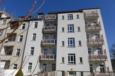 2 Zimmerwohnung mit Einbauküche++ Nähe UNI ++  !