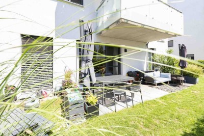 Moderne 4-Zimmerwohnung, Terrasse, ca. 205 m² Garten, TG-Stellplatz, exklusive Ausstattung, Erbpacht