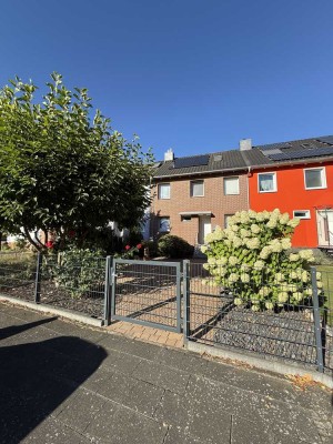 Exklusives Reihenmittelhaus in 29227 Celle (Blumlage) - modernisiert mit großzügiger Wohnfläche